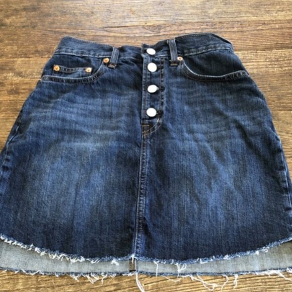 Gap 5 Pocket High Rise Mini Skirt in Dark Denim. - Picture 2 of 8
